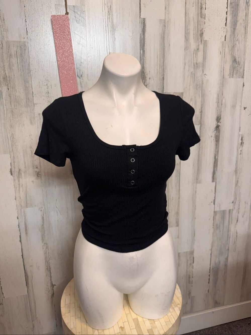 Bozzolo Ribbed Henley Crop Top Womens L Black Scoop Neck Short Sleeve Baby Tee